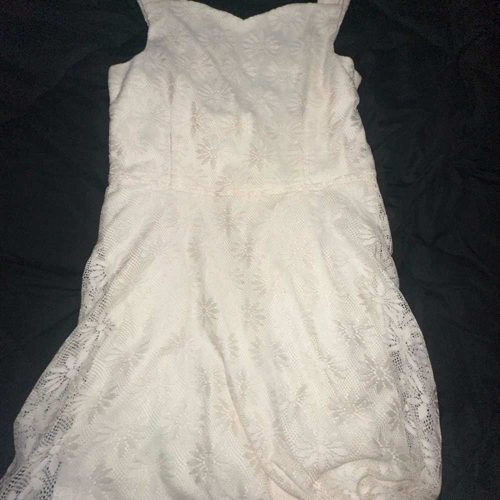 Pippa & Julie White Sheath Strapless Dress